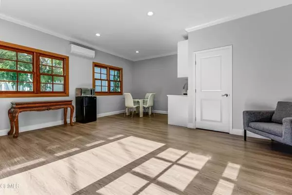 1115 S Wilton Place #A, Los Angeles, CA 90019