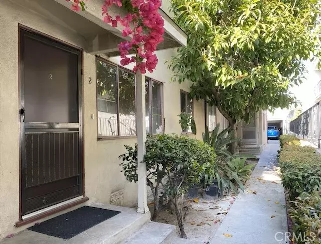 208 S Mariposa Avenue #2, Los Angeles, CA 90004