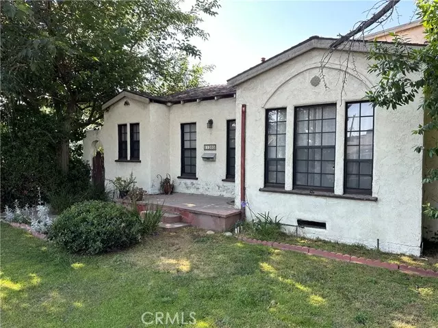 11203 Califa Street, North Hollywood (los Angeles), CA 91601