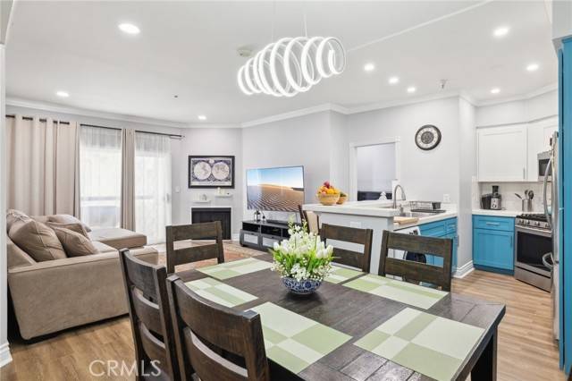Van Nuys (los Angeles), CA 91411,14914 Hamlin Street #104