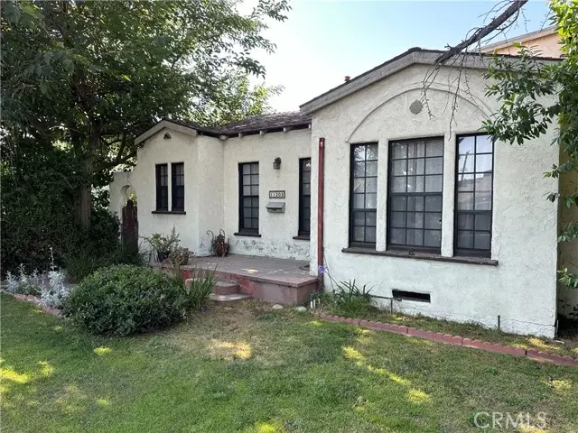 11203 Califa Street, North Hollywood (los Angeles), CA 91601