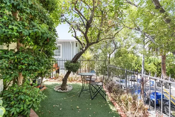 Los Angeles, CA 90042,624 Redfield Avenue