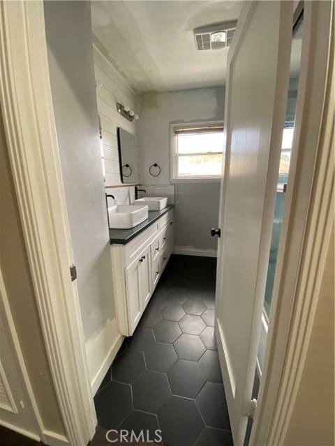 Santa Maria, CA 93454,843 E Orange Street