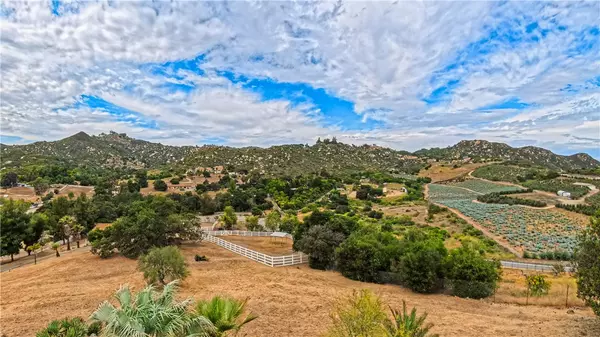 Fallbrook, CA 92028,38064 De Luz Road