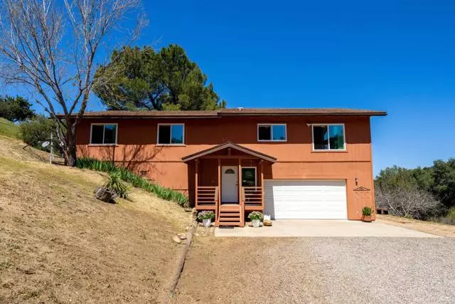 Descanso, CA 91916,10474 Boulder Creek Road