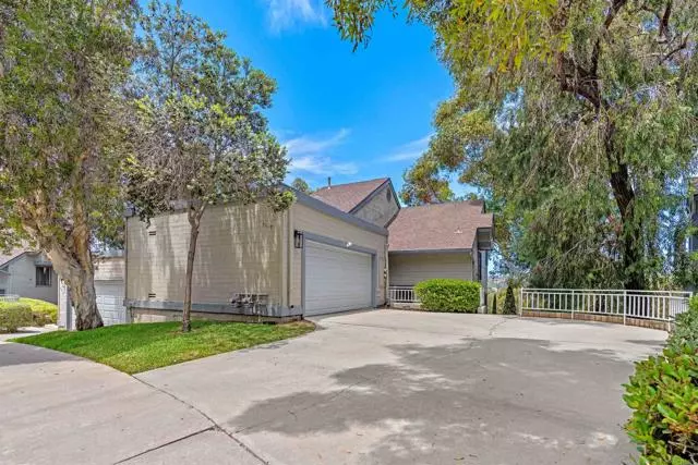 Bonita, CA 91902,4617 Villas Court