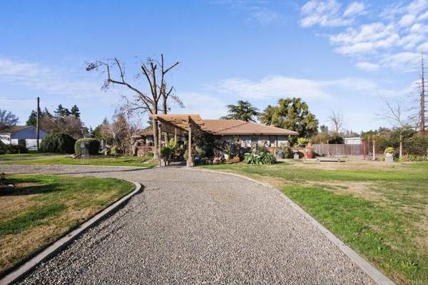 3629 N Lake Road, Merced, CA 95340