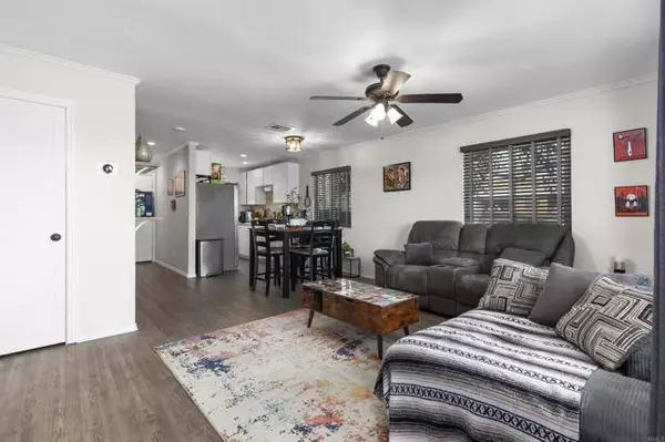 9468 Carlton Oaks Drive #F, Santee, CA 92071