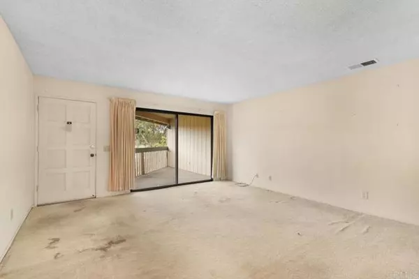 Bonita, CA 91902,4221 Bonita Road #16