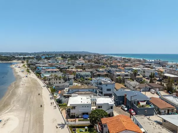 San Diego, CA 92109,3366 Bayside Walk