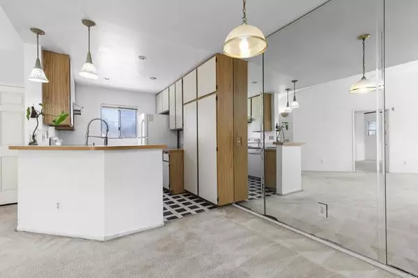 San Diego, CA 92111,7248 Camino Degrazia #297