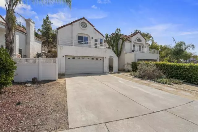 10525 Flora Verda Court, Santee, CA 92071