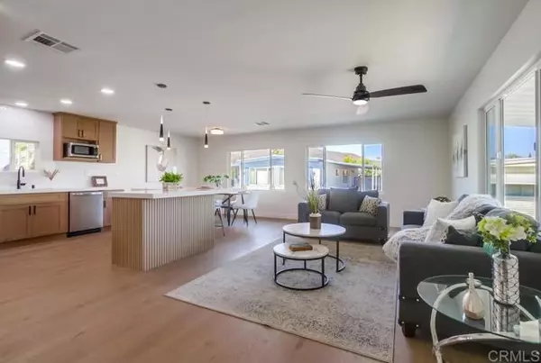Santee, CA 92071,8301 Mission Gorge Road #331