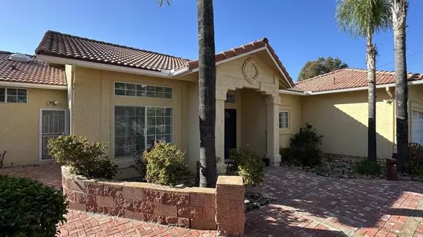 Bonita, CA 91902,6003 Bonita Meadows Lane