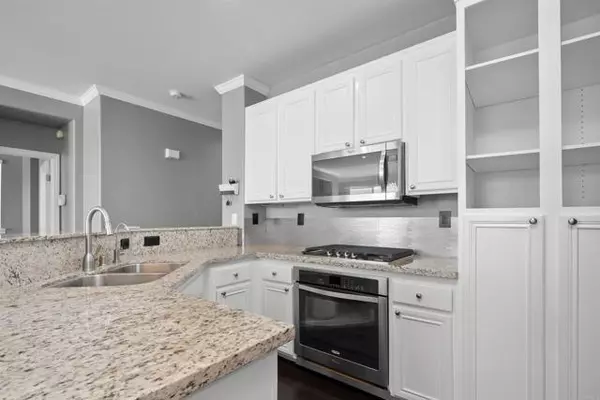 Chula Vista, CA 91914,283 Aventura Dr #12