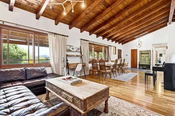 El Cajon, CA 92020,11724 Shadow Valley Road