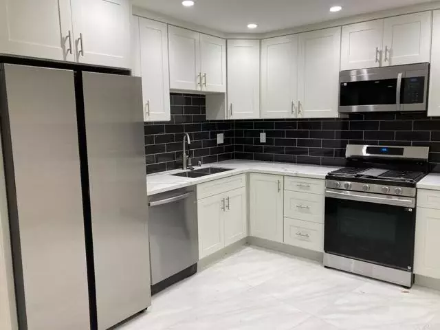 Carlsbad, CA 92008,4566 Cove Drive #B