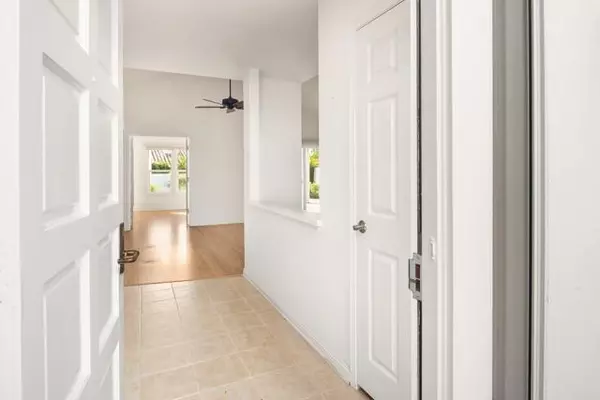 Oceanside, CA 92056,4763 Galicia Way