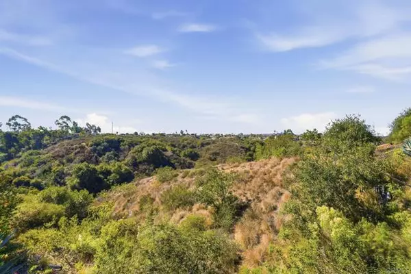 San Diego, CA 92117,5442 Limerick Court