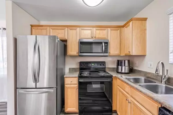 Escondido, CA 92027,2528 White Oak Place #5