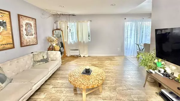 Spring Valley, CA 91977,10235 Madrid Way #114