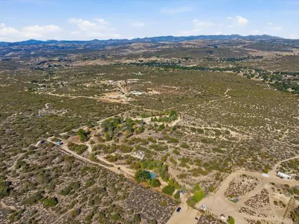 1496 Vista De La Sierra, Boulevard, CA 91905