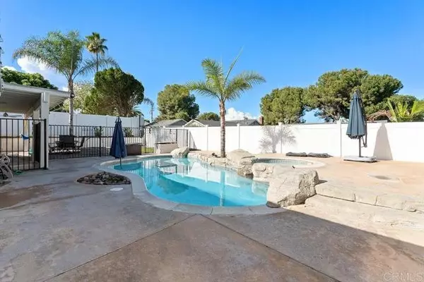 Corona, CA 92879,927 Cottonwood Court