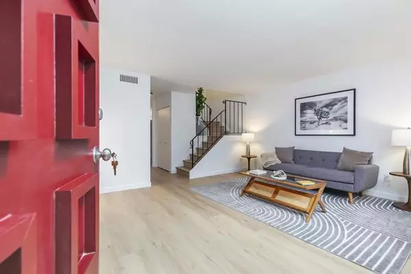 San Diego, CA 92103,1265 Essex Street #6