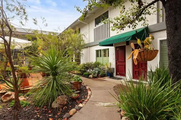 San Diego, CA 92103,1265 Essex Street #6