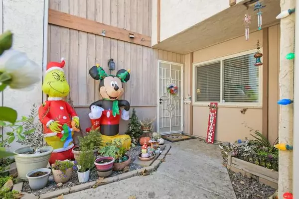 Bonita, CA 91902,3015 Plaza Leonardo