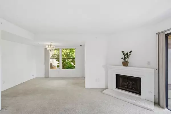 San Diego, CA 92128,12250 Corte Sabio #2210