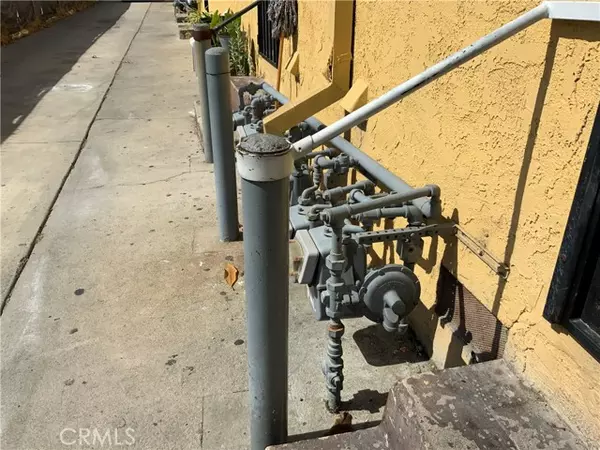 Wilmington (los Angeles), CA 90744,323 W Ross Place