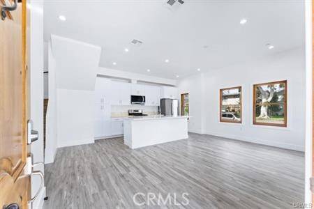 Long Beach, CA 90803,51 Kennebec Avenue