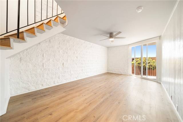 Inglewood, CA 90301,240 W Queen Street #10