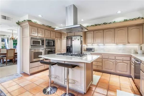 Rancho Palos Verdes, CA 90275,29 Santa Barbara Drive