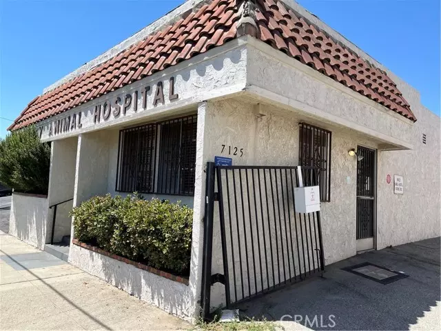 7125 Darby Avenue, Reseda (los Angeles), CA 91335