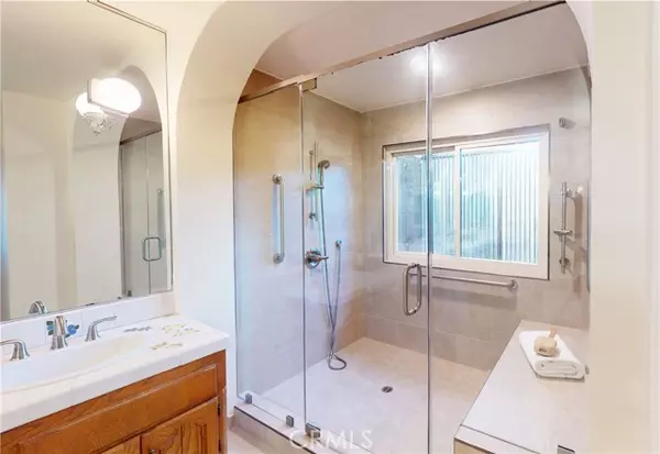 Rancho Palos Verdes, CA 90275,6432 Bramante Plaza