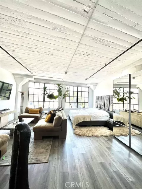 Los Angeles, CA 90031,200 N San Fernando Road #219