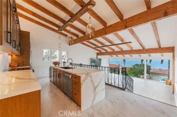 Palos Verdes Estates, CA 90274,536 Via Almar