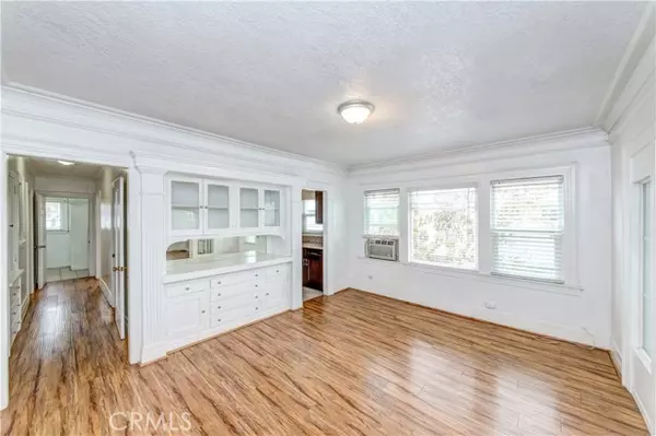 Los Angeles, CA 90019,1308 S Van Ness Avenue