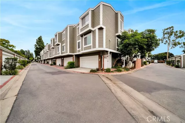 805 Grayling Bay #46, Costa Mesa, CA 92626