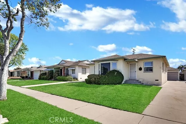 4548 Knoxville Avenue, Lakewood, CA 90713