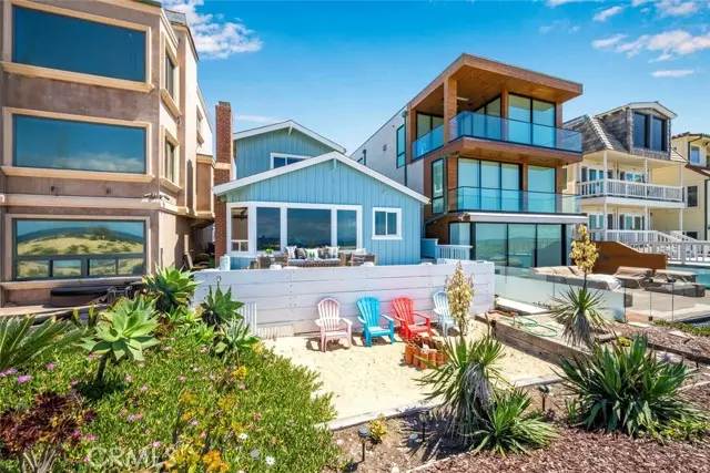 Sunset Beach, CA 90742,16605 S Pacific Avenue