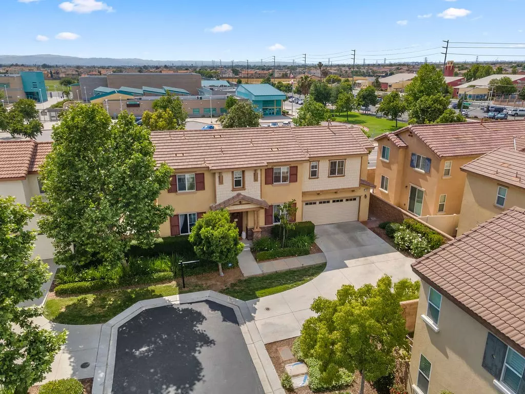 Eastvale, CA 92880,12996 Diamond Dust Court