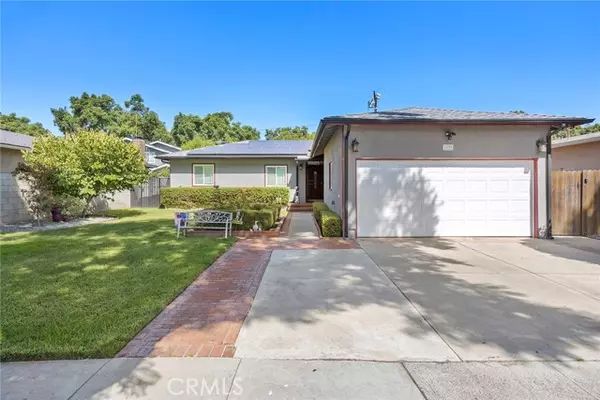 1033 Fairbrook Lane, Santa Ana, CA 92706