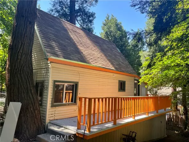 Crestline, CA 92325,719 Woodland Road