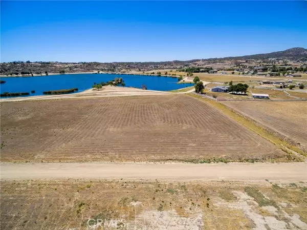 Aguanga, CA 92536,374 Lakefront Dr