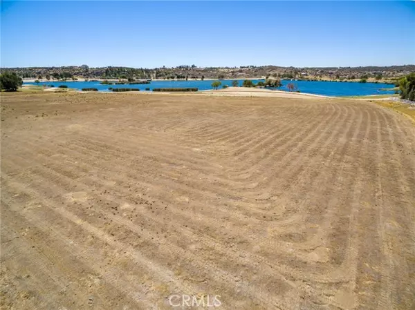 Aguanga, CA 92536,374 Lakefront Dr