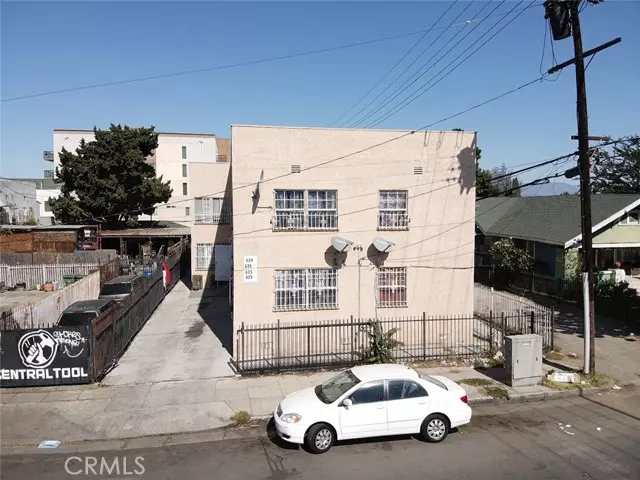 Los Angeles, CA 90011,625 E 49th Street