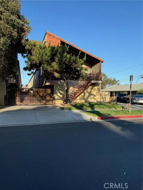 Bellflower, CA 90706,16322 Eucalyptus Avenue #8